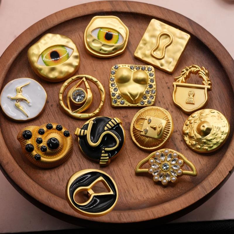 زر معدني عتيق على شكل قلب بتصم - مراجعة Embellish Craft وسعره