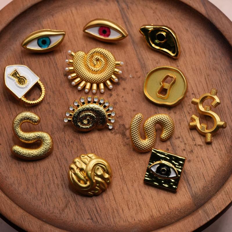 زر معدني عتيق على شكل قلب بتصم - مراجعة Embellish Craft وسعره